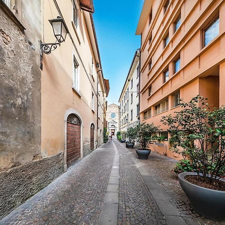 סאלו Il Lago Apartments By Wonderful Italy מראה חיצוני תמונה