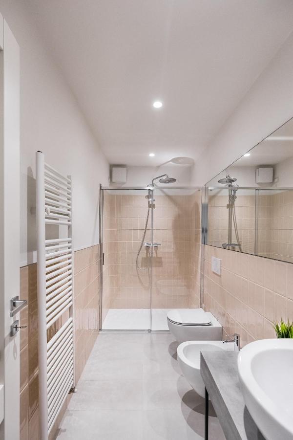 סאלו Il Lago Apartments By Wonderful Italy מראה חיצוני תמונה